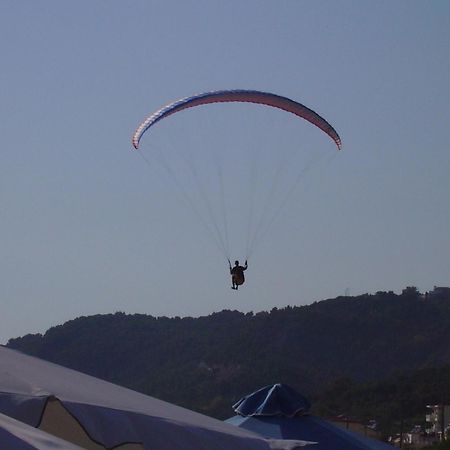 Hotel Loukas Vrachos ปาราเลีย วราชู ภายนอก รูปภาพ