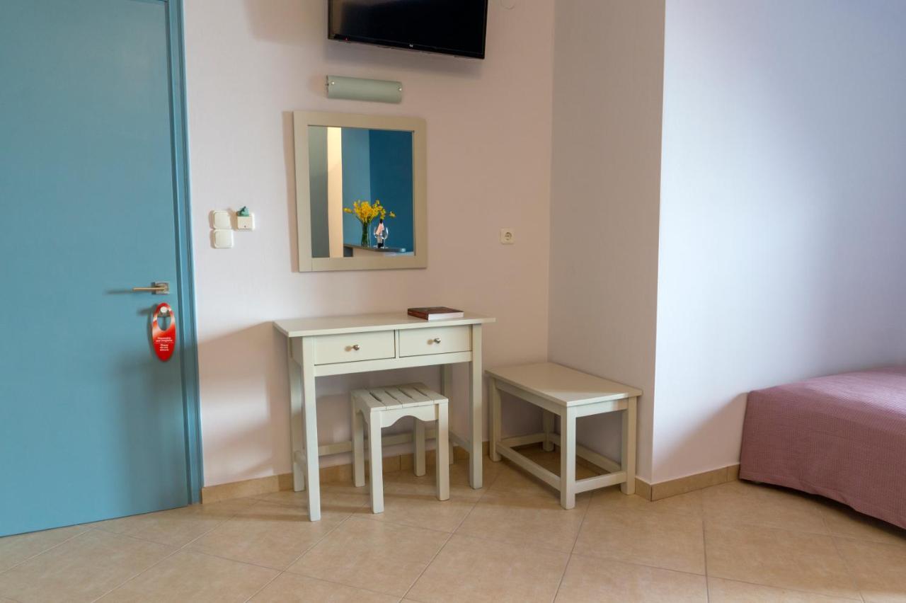 Hotel Loukas Vrachos ปาราเลีย วราชู ภายนอก รูปภาพ