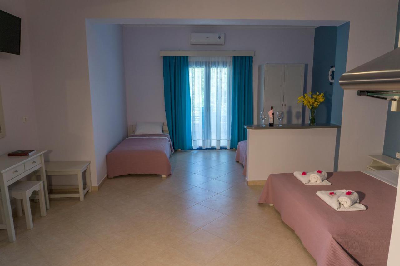 Hotel Loukas Vrachos ปาราเลีย วราชู ภายนอก รูปภาพ