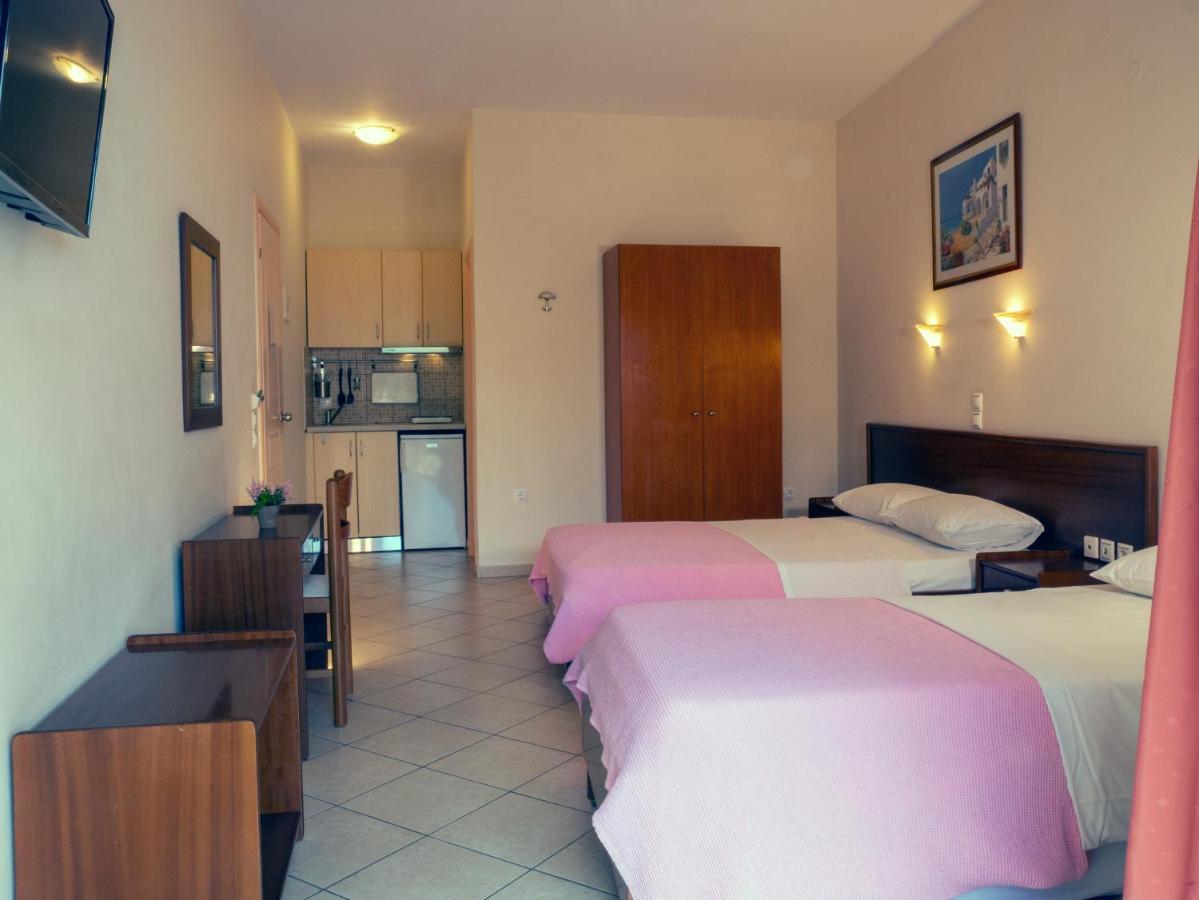 Hotel Loukas Vrachos ปาราเลีย วราชู ภายนอก รูปภาพ