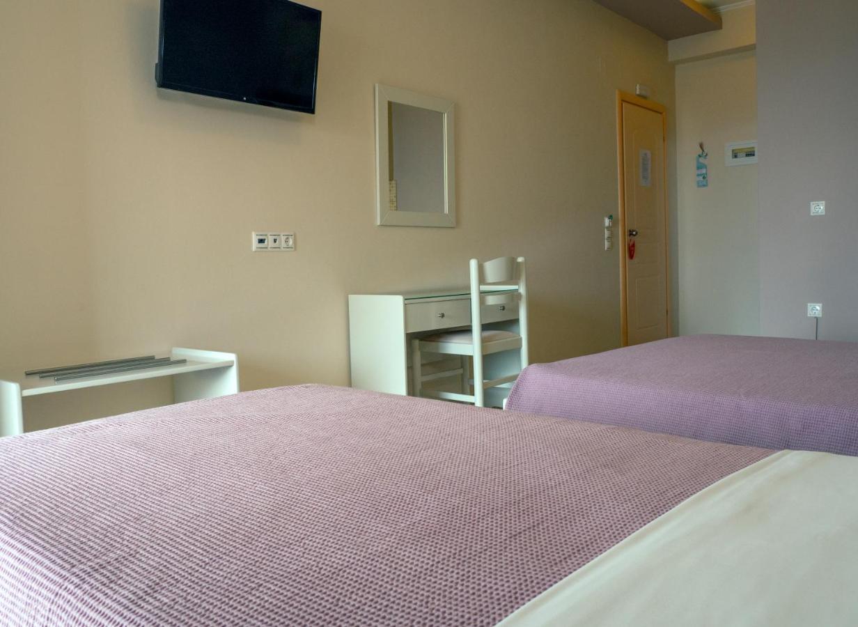 Hotel Loukas Vrachos ปาราเลีย วราชู ภายนอก รูปภาพ