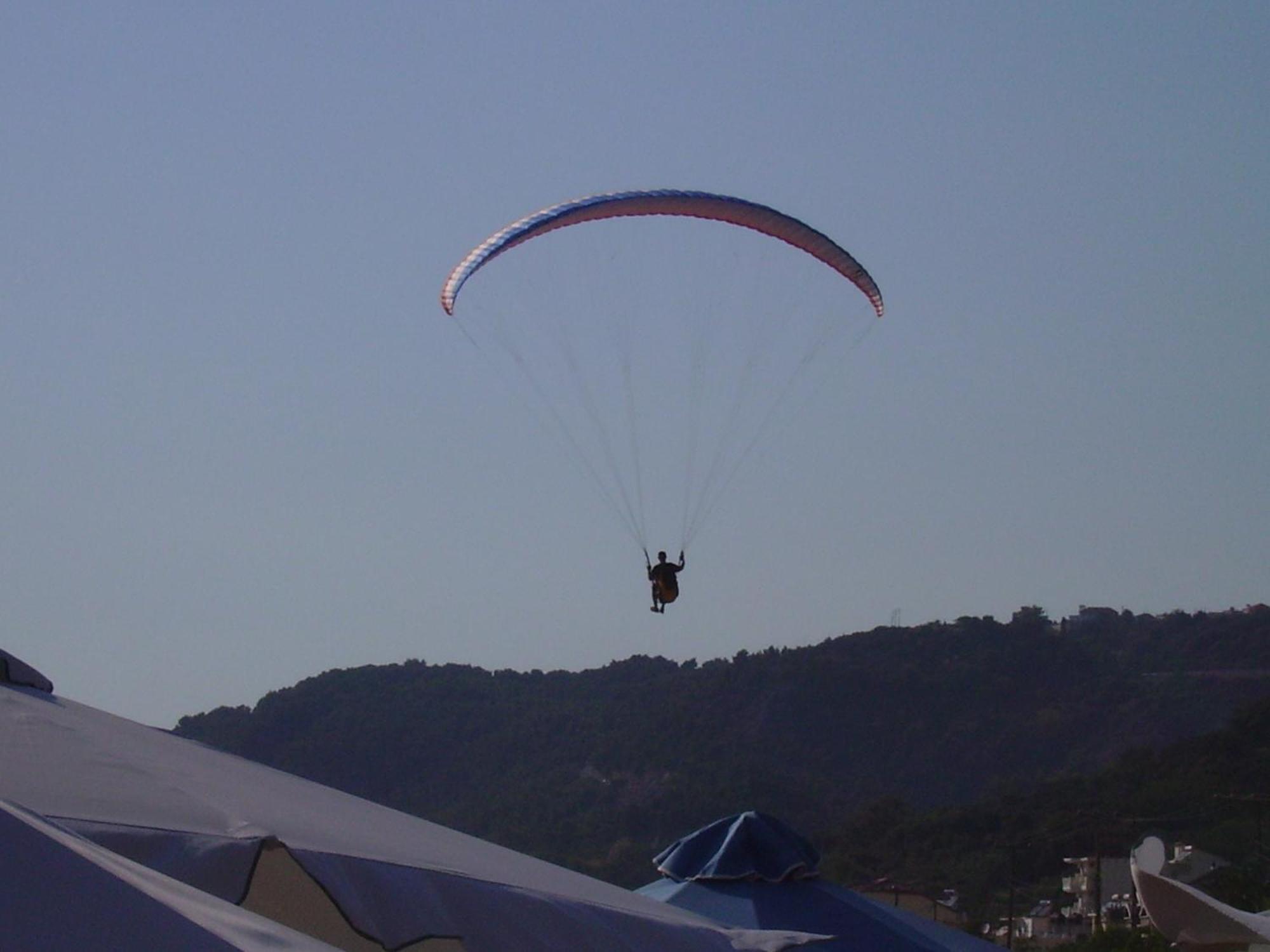 Hotel Loukas Vrachos ปาราเลีย วราชู ภายนอก รูปภาพ