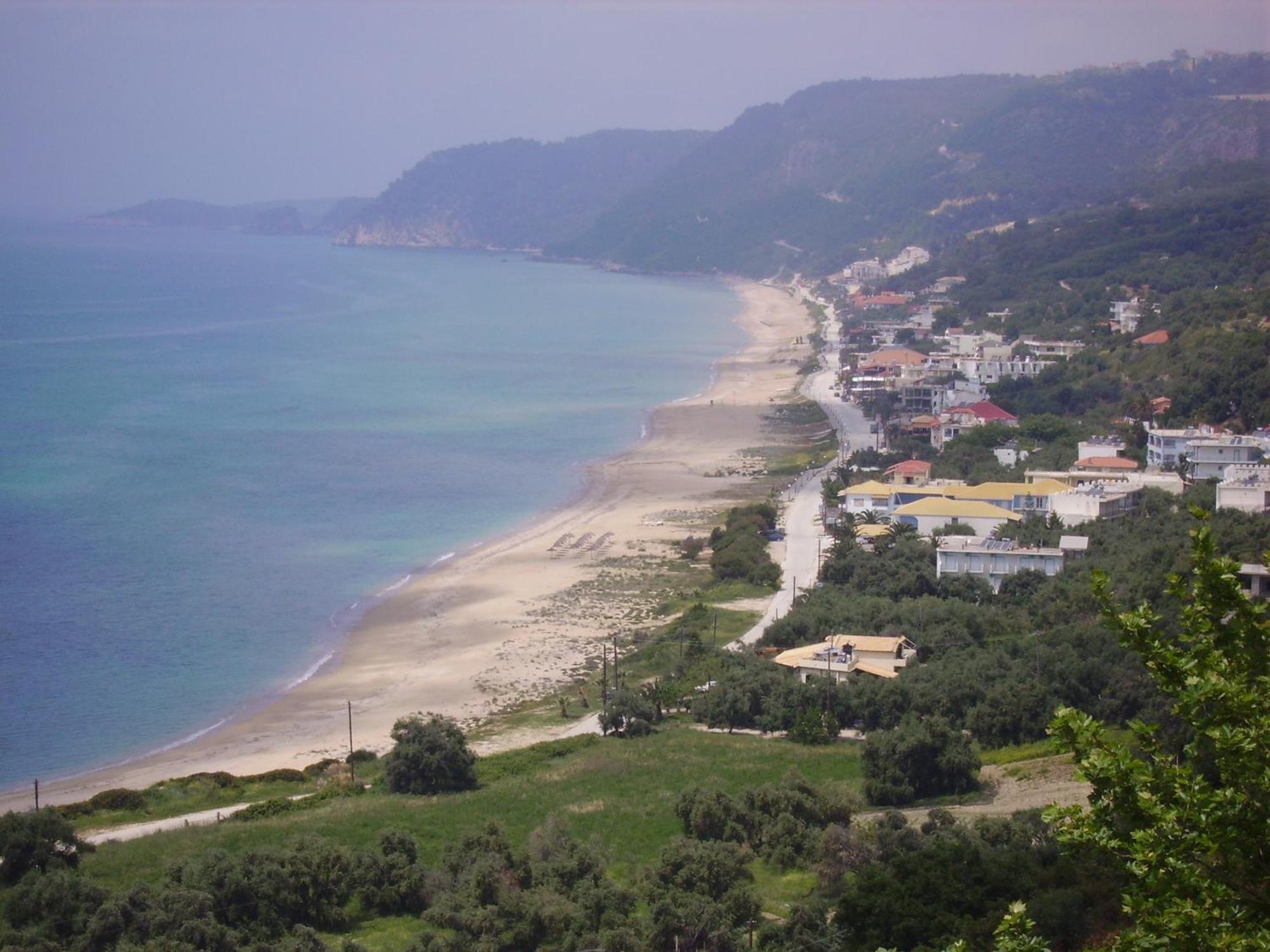 Hotel Loukas Vrachos ปาราเลีย วราชู ภายนอก รูปภาพ