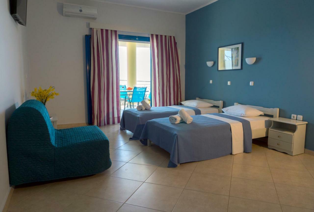 Hotel Loukas Vrachos ปาราเลีย วราชู ภายนอก รูปภาพ