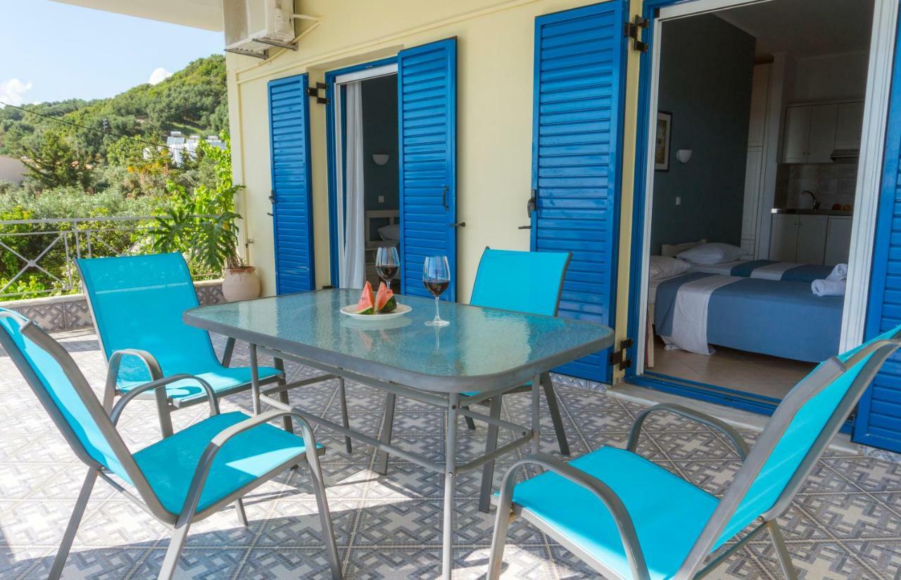 Hotel Loukas Vrachos ปาราเลีย วราชู ภายนอก รูปภาพ