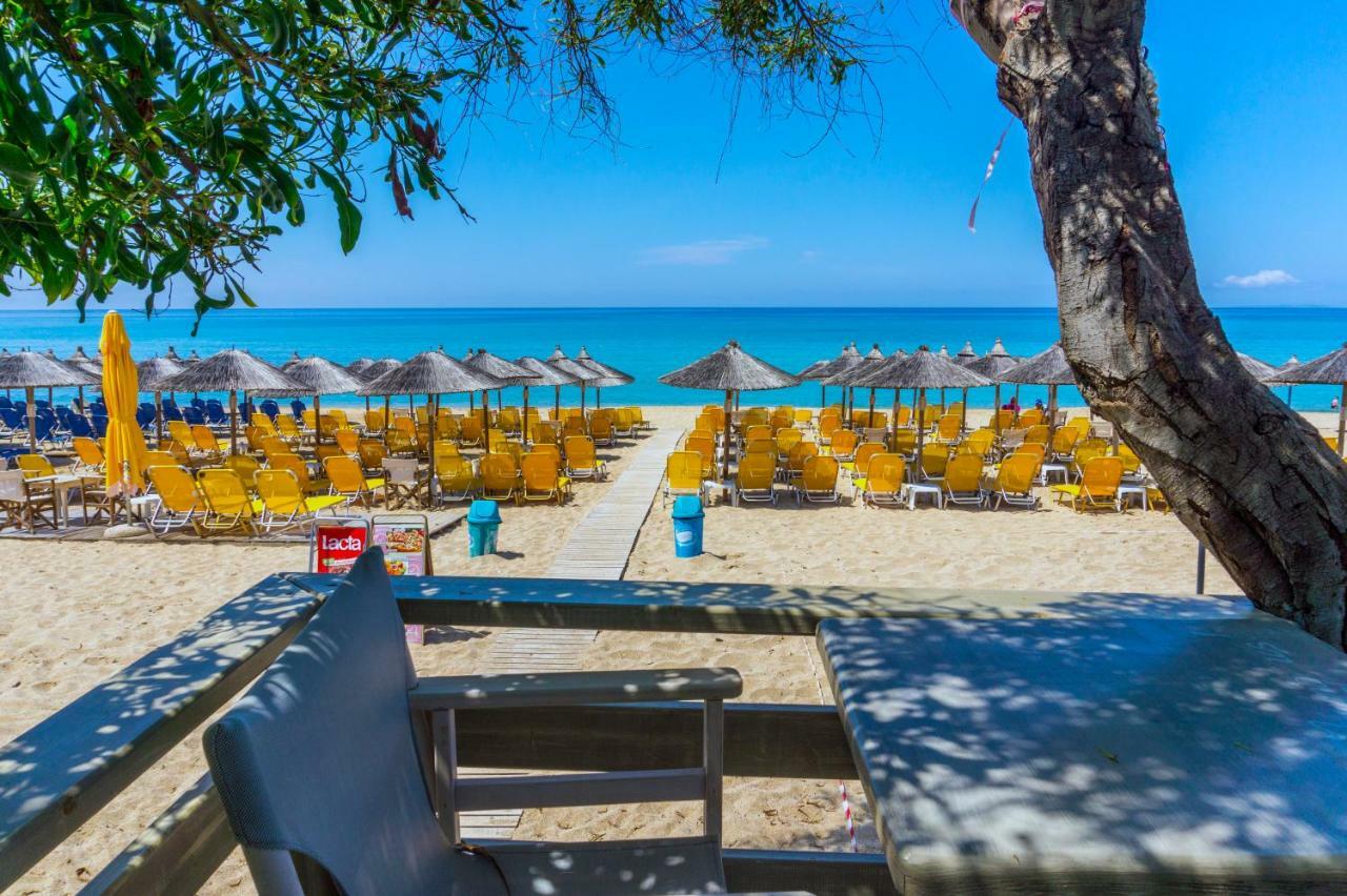 Hotel Loukas Vrachos ปาราเลีย วราชู ภายนอก รูปภาพ