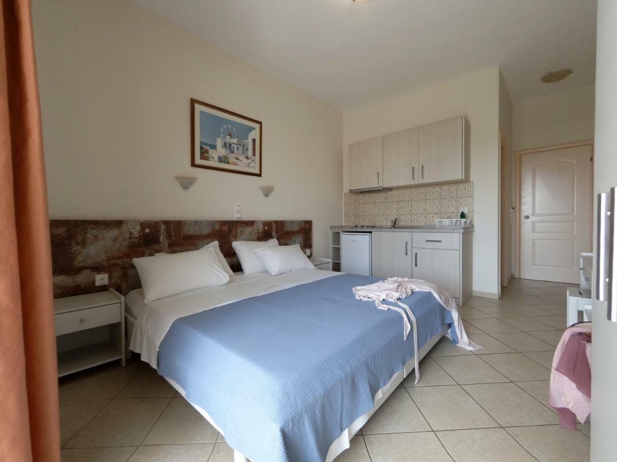 Hotel Loukas Vrachos ปาราเลีย วราชู ภายนอก รูปภาพ